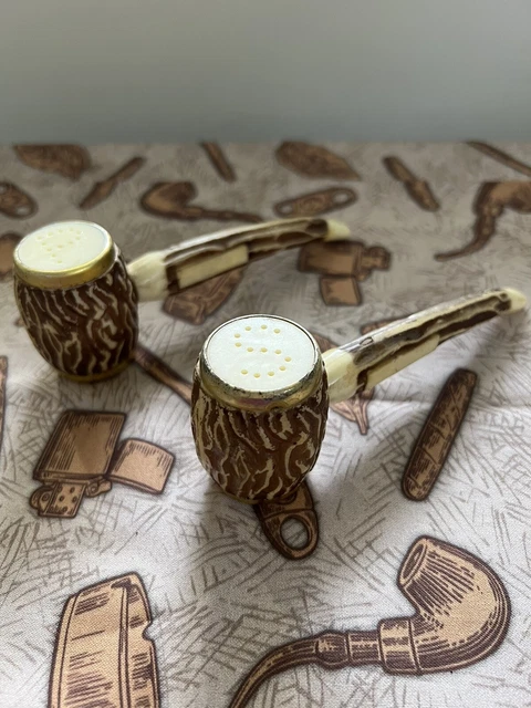 Tobacco Pipe Salt And Pepper Shakers/never Used. Plastic. Pre-owned.