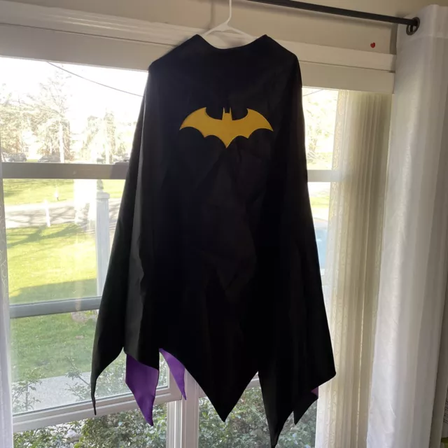 Women's DC Superheroes Deluxe Batgirl Cape,  mask and Gauntlets -worn once 🔥🔥
