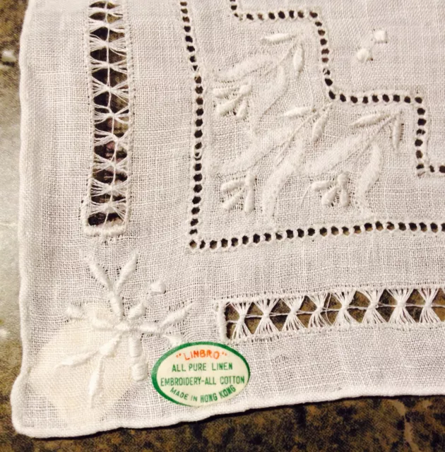 Vtg Linen Hankie W/Cotton Embroidered & pulled Thread Detail Hand Rolled Edge