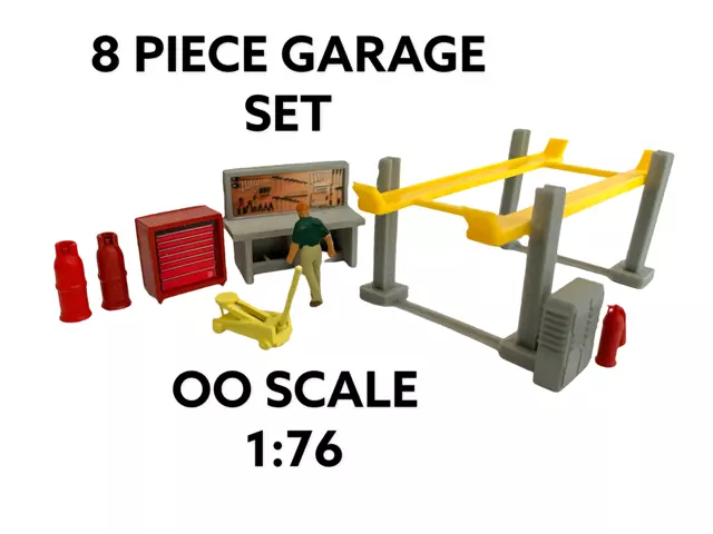 OO Gauge 4 Post Lift 1.76 Scale with garage set