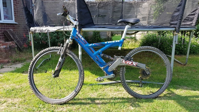 TREK VRX 200 Mountain Bike, metallic blue, £60.00 - PicClick UK
