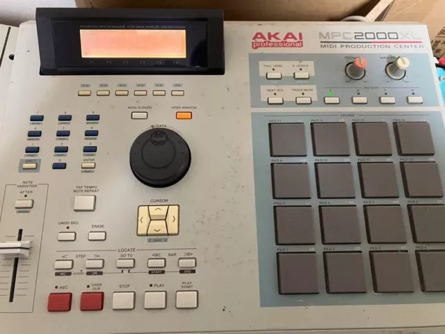 MPC2000XL (ZIP Drive) AKAI Sampler