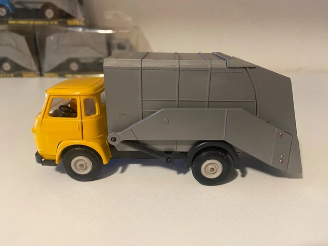 MINIATURE COFFRET CAMION Saviem benne chantier travaux publics CIJ
