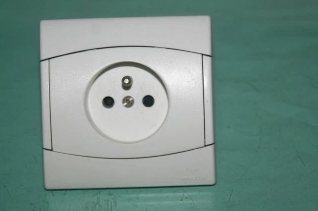 Prise Double électrique Arnould INITIA Blanche - Occasion - Pour Installation