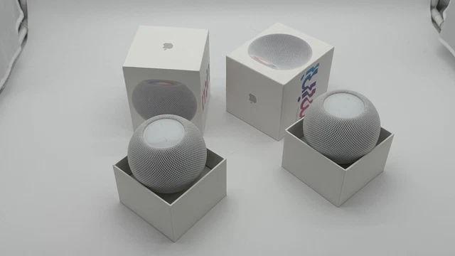 APPLE HOMEPOD MINI White A2374 Hardly Used, under factory warranty