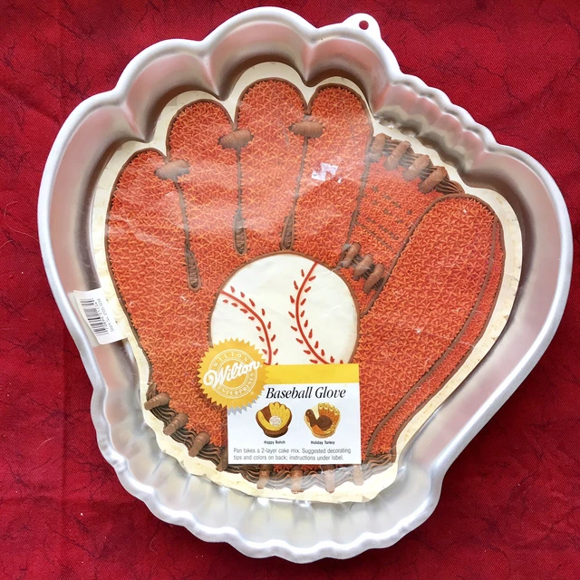 1987 VINTAGE WILTON Baseball & Glove Baking Cake Pan 21051234 with