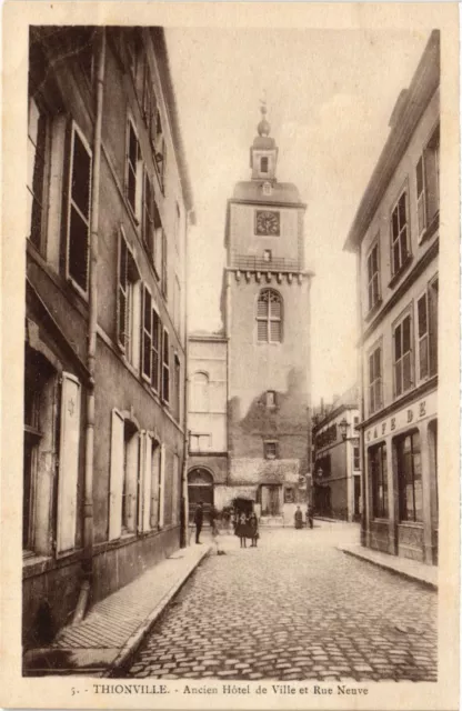 CPA AK THIONVILLE - Ancie Hotel de Ville et Rue Neuve (255318)
