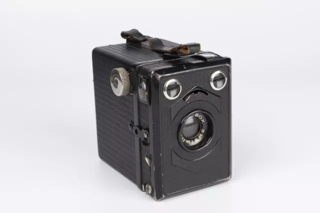 Lumière Scoutbox (1934) French Box camera for 6x9cm 120 format,