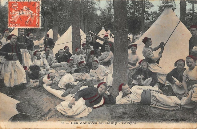 Cpa Military War Les Zouaves Au Camp