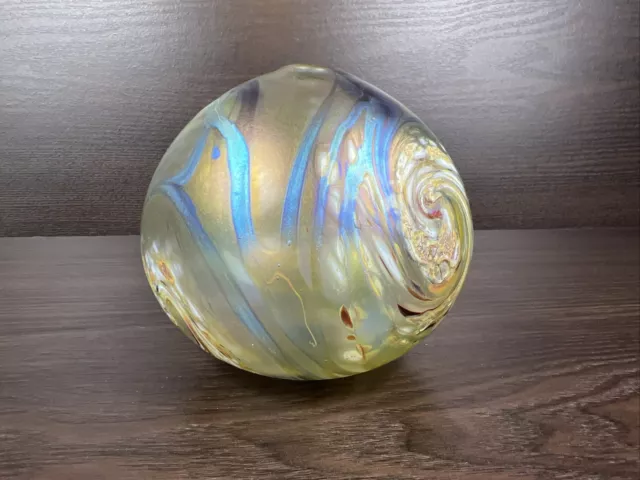 Gorgeous Loren Chapman Signed Art Glass Iridescent Swirl Hand Blown Vase 1989