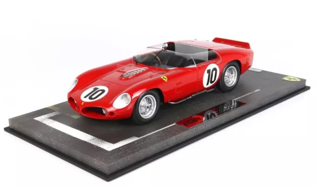 Ferrari 250 TR61 No.10 Winner 24h Le Mans 1961 (Gendebien - P. Hill) With