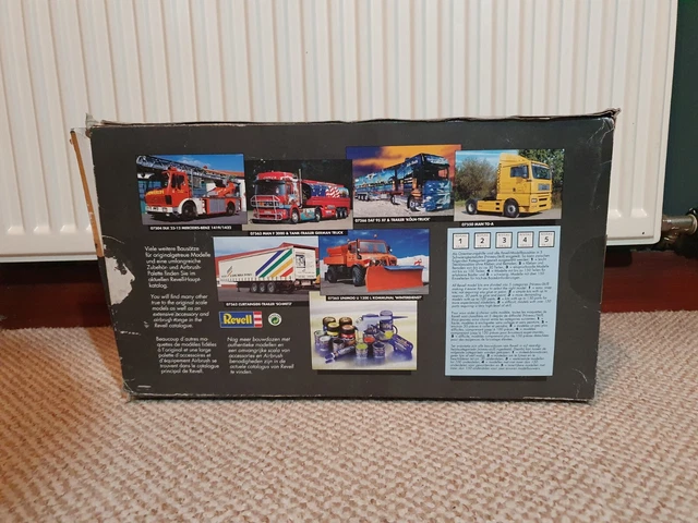 REVELL KENWORTH T900 'Australia' Semi Truck - 1:25 Scale - Model Kit ...
