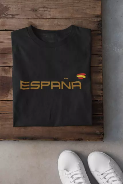 Camiseta de España.  Para hombre o mujer. Letras en Oro con bandera de España