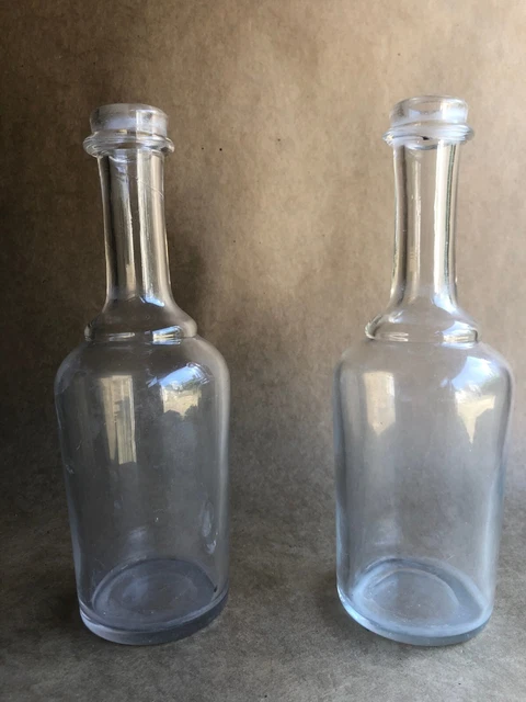 paire de carafes décanteurs de taverne en verre soufflé 1850 anciennes