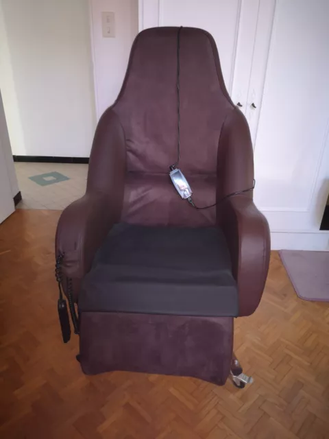 Fauteuil de confort, relaxant, électrique, comme neuf