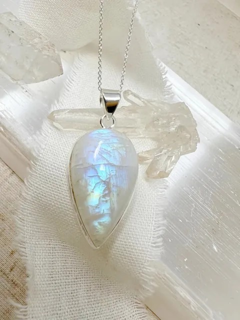 Gorgeous Moonstone Gemstone 925 Sterling Silver Handmade Pendant P-25