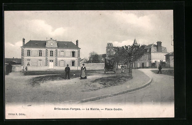 CPA Briis-sous-Forges, La Mairie-Place Godin