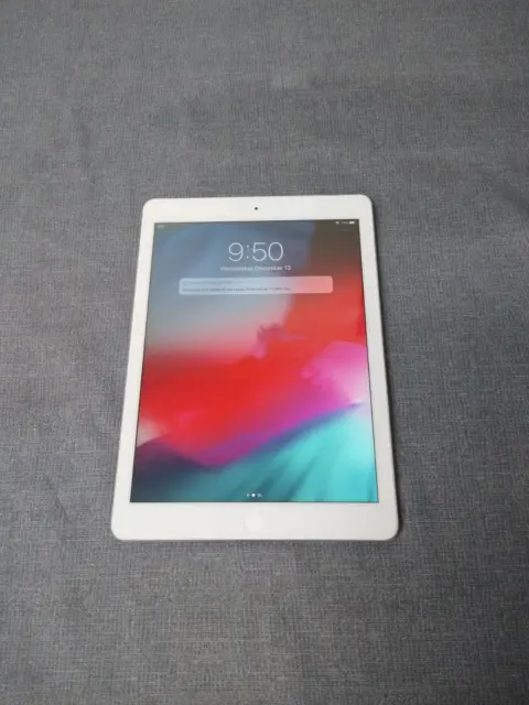 Apple iPad Air 1st Gen. A1474 - 16GB - WiFi Only, 9.7 in Tablet White