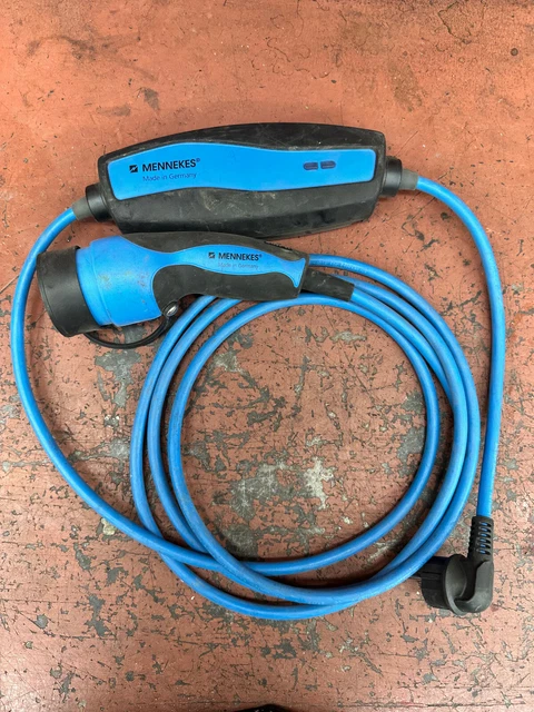 Cable de charge MENNEKES MODE 2 TYPE 2 13A 4 Metres   ref: 35201100003