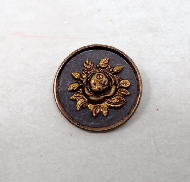 Superbe Bouton ancien en métal - Décor Fleurs - Fin XIXe début XXe siècle