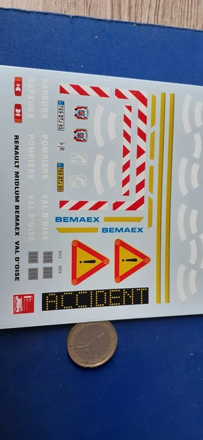 MKG Otomotiv Renault Megane Mk2 Uyumlu Siyah Renkli Şeritli Dilli Ön Lip 4 Prç P MKG Otomotiv Renault Megane Mk2 Uyumlu Siyah Renkli Şeritli Dilli Ön Lip 4 Prç P