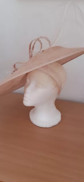 Crema Jacques Vert Fascinator gare di nozze con piume di struzzo