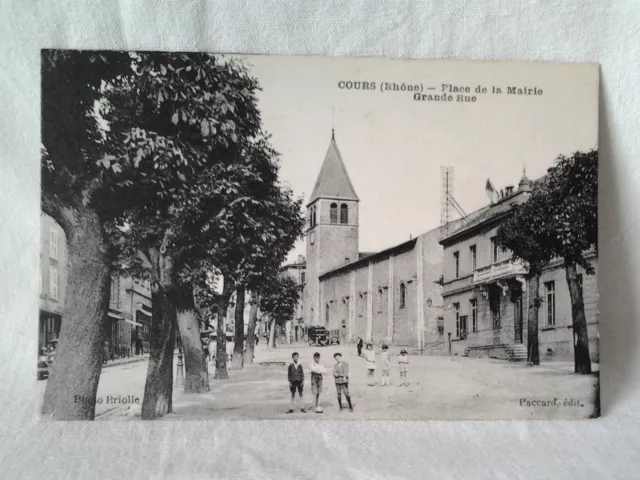 Cpa carte postale Cours (Rhone) grande rue place de la mairie enfants