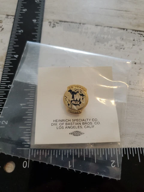 ILWU 25 YR UNION MEMBER PIN RARE International Longshore and Warehouse Union Su