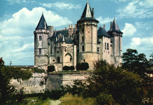 Postcard Les Chateaux De La Loire Saumur Maine-Et-Loire Le Chateau France