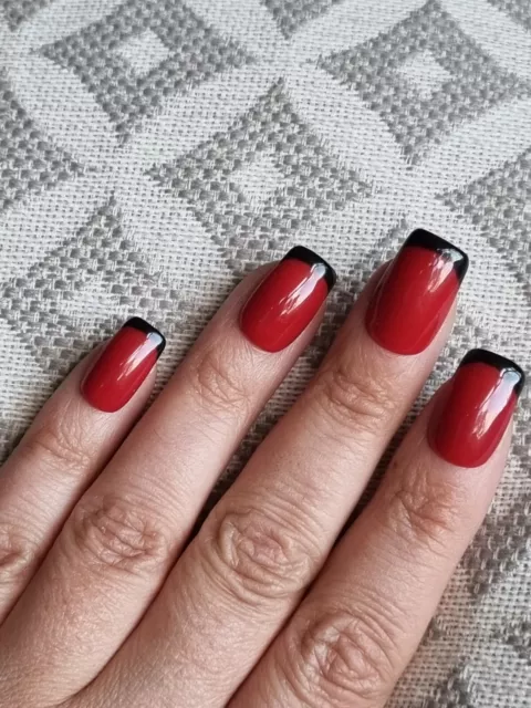 Juego francés pintado a mano sobre uñas postizas rojo y negro de 10/20 3