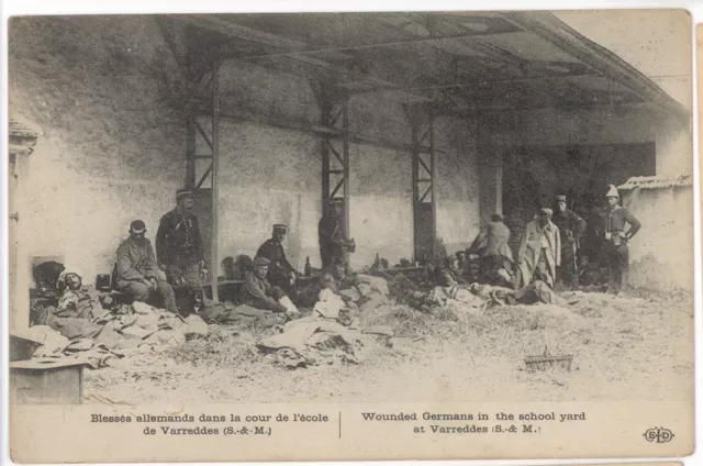 Cpa Guerre De 1914 - Blesses Allemands Dans La Cour De L'ecole De Varreddes