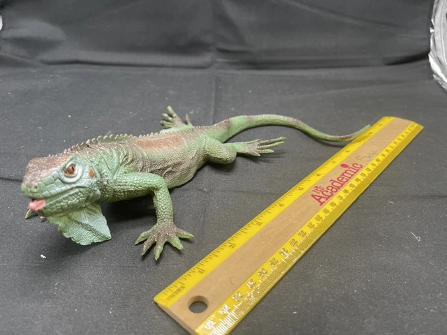 Realistic Iguana Lizard Vintage Rubber Toy Animal Figure
