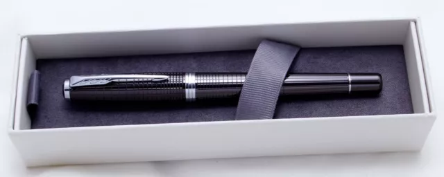 New Parker Urban Premium CT Fountain Pen in Ebony, Medium Nib, BNIB, Great Gift! 2