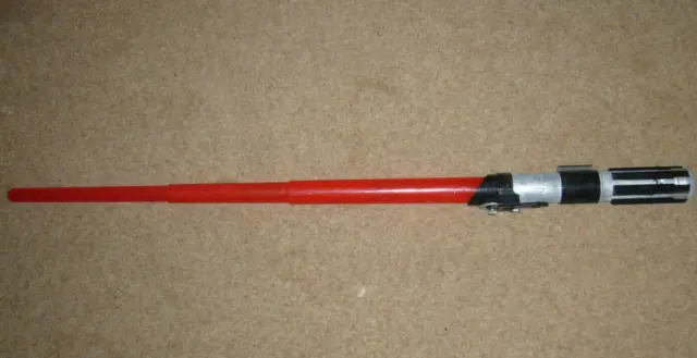 Star Wars Darth Vader 2009 red Electronic Lightsaber Light Sound works v scruffy