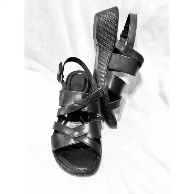 Born Black Leather Sandals Women Size 7.5 Excellent Condition