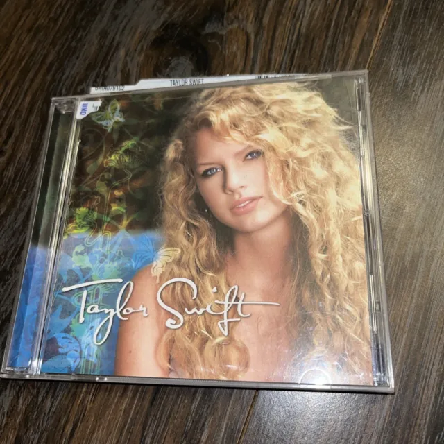 https://www.picclickimg.com/cWEAAOSw8MBleSDt/Taylor-Swift-CD-Case-Only-First-Album-Cracked.webp