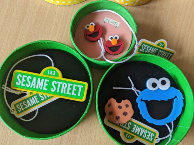 ERSTWILDER X Sesame Street Sign & Elmo & Cookie Monster Brooch Earrings BNWOT