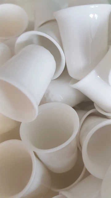 English White Bone China Thimbles Made In The Potteries bag of 100 English White Bone China Thimbles Made In The Potteries bag of 100