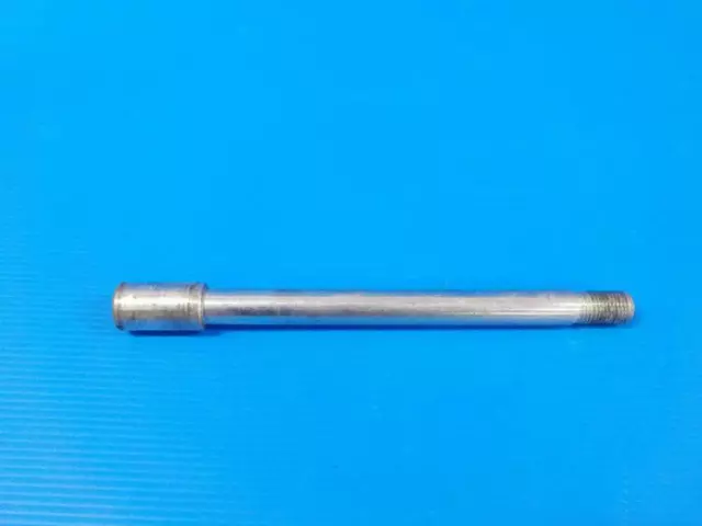 axe de roue avant APRILIA SPORT CITY 125 200 2004 2005 2006
