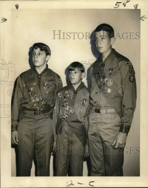 1969 Press Photo Eagle Scouts awarded at J. C. Ellis School during Ceremony