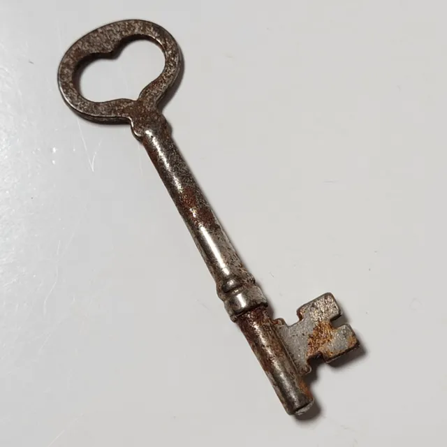 Vintage Solid Barrel Skeleton Key Approx 2.75" Long w/ Heart Shape Cat#SBD35-24