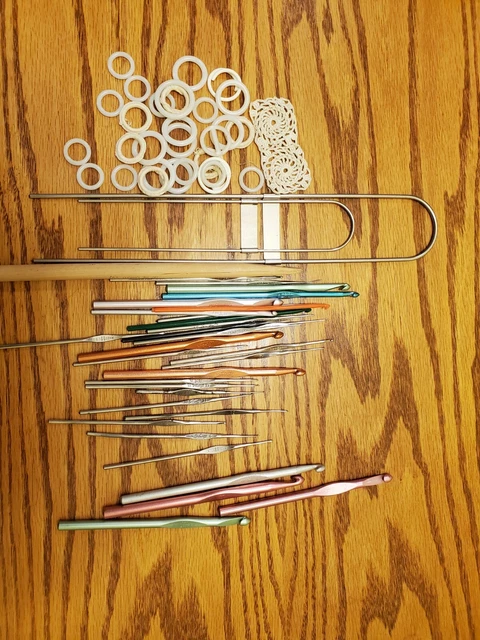 Vintage Crochet Needle LOT wide range of sizes and makes Vintage Crochet Needle LOT wide range of sizes and makes