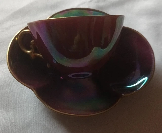 Ancienne Tasse Quadrilobé Couleur Violet  Sarreguemines ? Non Estampillée