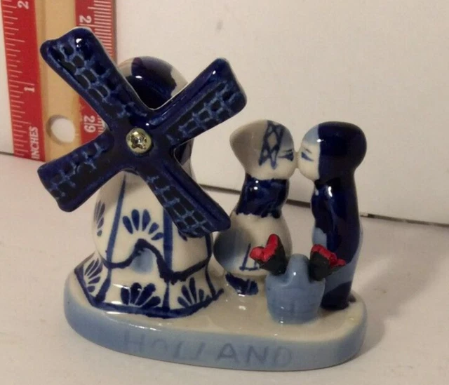 VINTAGE BLUE DELFT Porcelain Windmill & Kissing Figurines Holland 10.
