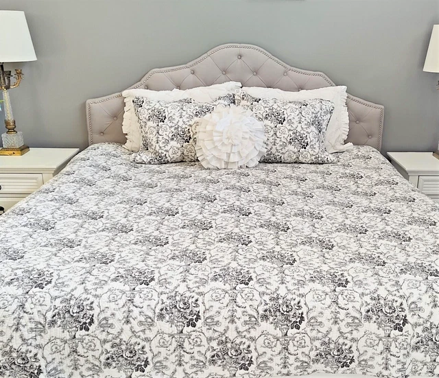 Vintage Quilt/ Pillow Shams FULL Black White Toile Roses 86 x 88
