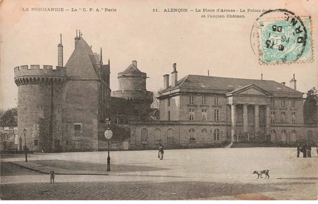 61 - ALENCON - S03620 - La Place d'Armes - Le Palais de Justice et l'Ancien Châ