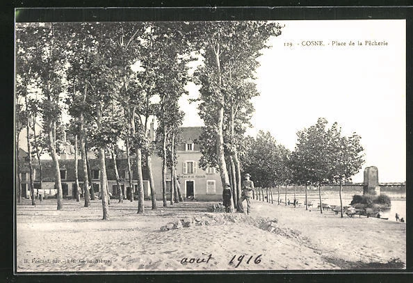 CPA Cosne, Place de la Pecherie