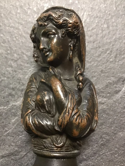 Paire de Bustes  Élégantes Bronze  - Riche et Pauvre 3