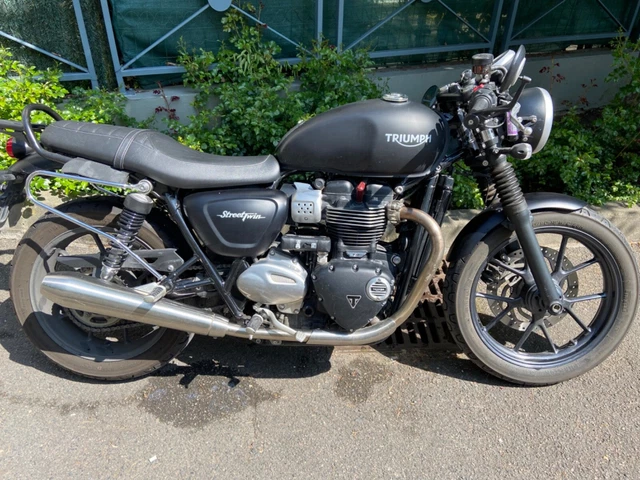 Moto Triumph street twin 900 cc Moto Triumph street twin 900 cc