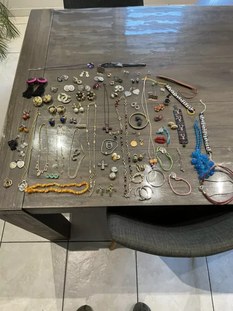 bijoux fantaisie lot de + de 80 bijoux